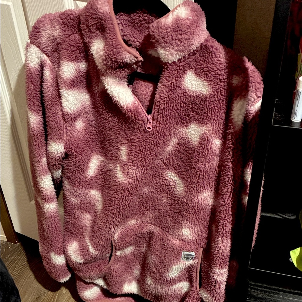 XL Buffalo Outdoors Fluffy Purple and White Jacket with Pocket